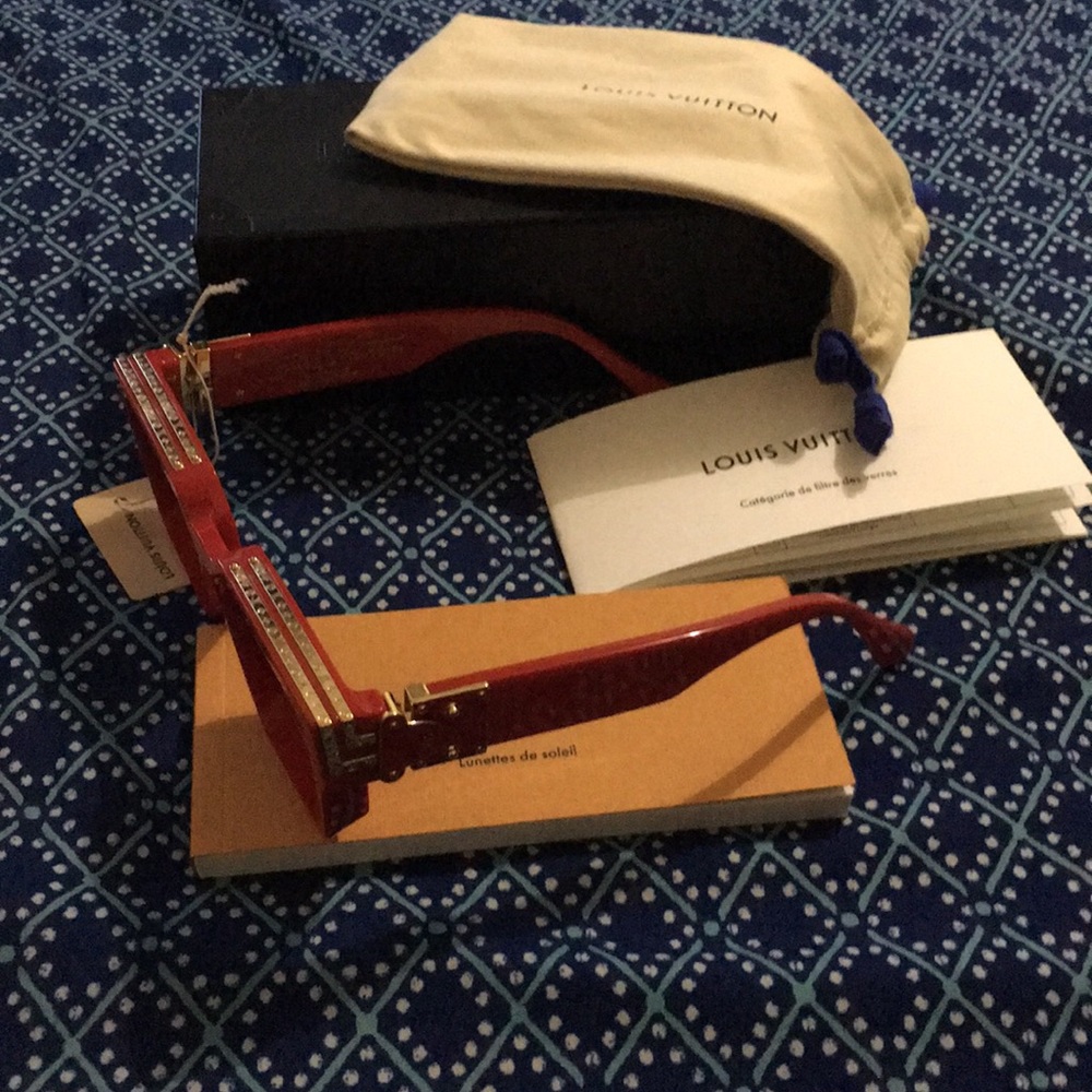 New - Picture 2 of 3